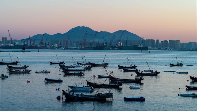 冬季大黑山海港渔船船厂清晨时光延时素材