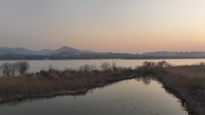 航拍襄阳汉江冬天黄昏夕阳落日城市自然风光