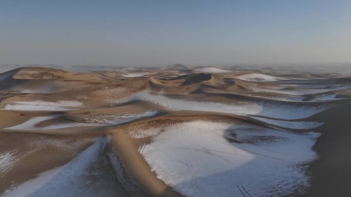 雪后沙漠无人机航拍