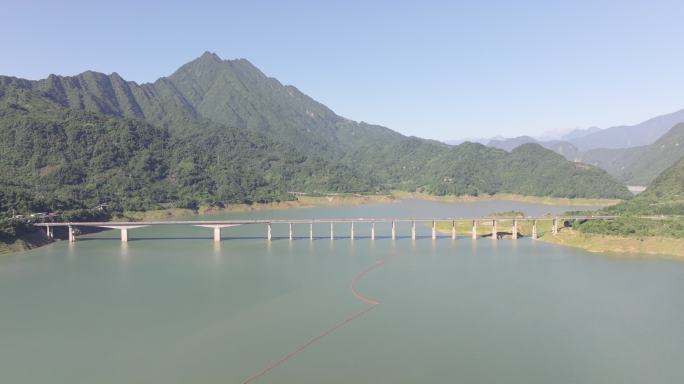 都江堰紫坪铺水库大桥