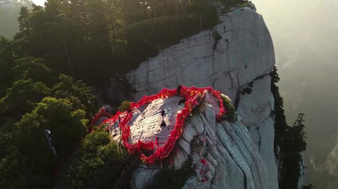 华山山顶环绕航拍，高山