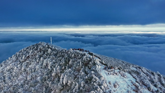 4K浙江杭州临安雪景云海山川雾凇瀑布云