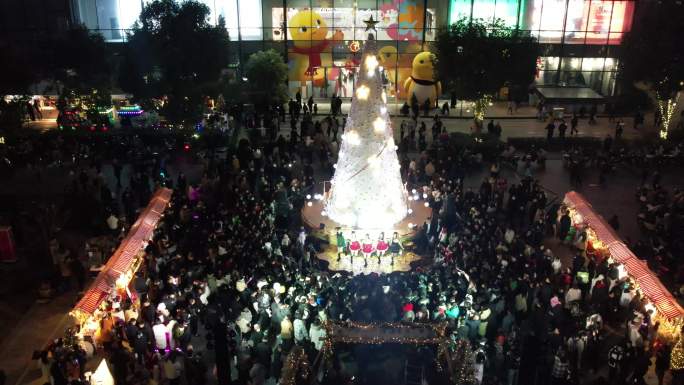 台州市温岭市银泰购物中心平安夜圣诞节