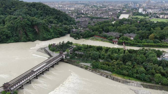 四川成都都江堰汛期发大水鱼嘴分水