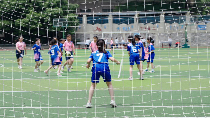 中小学校园生活 校园足球体育锻炼