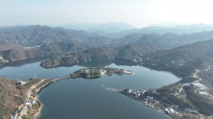 安康山水城市阴雨瀛湖