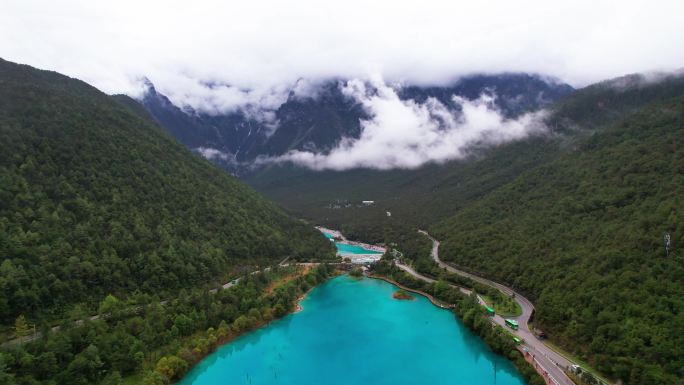 丽江玉龙雪山蓝月谷航拍