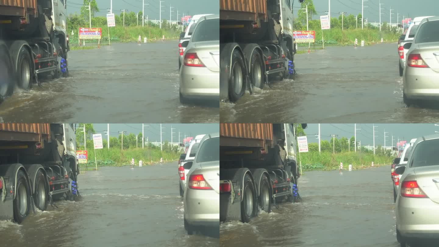 下雨天开车涉水视频素材