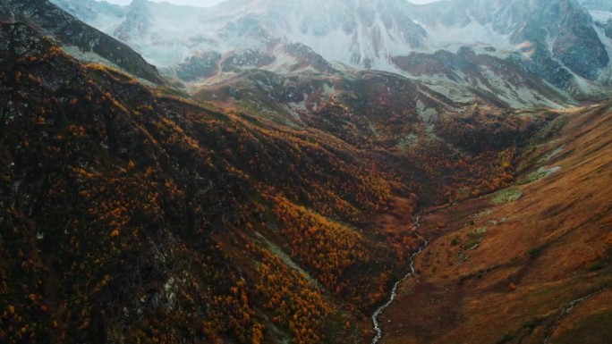 航拍大峡谷五彩斑斓自然风景