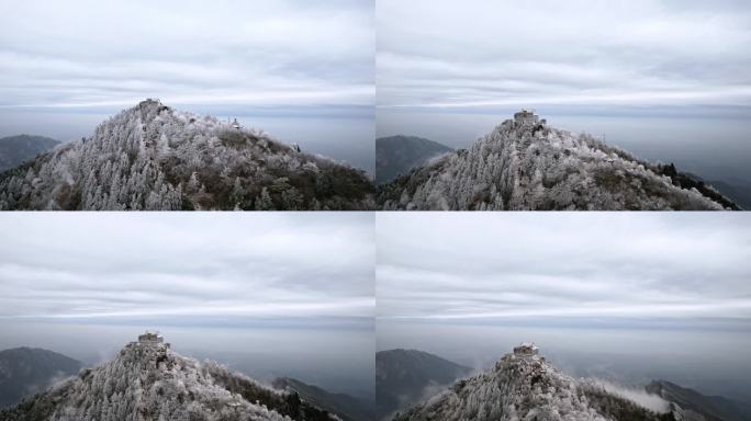 湖南南岳衡山松树凇雪景祝融峰上封寺