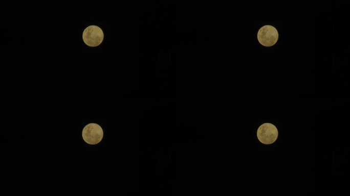 满月在夜空中