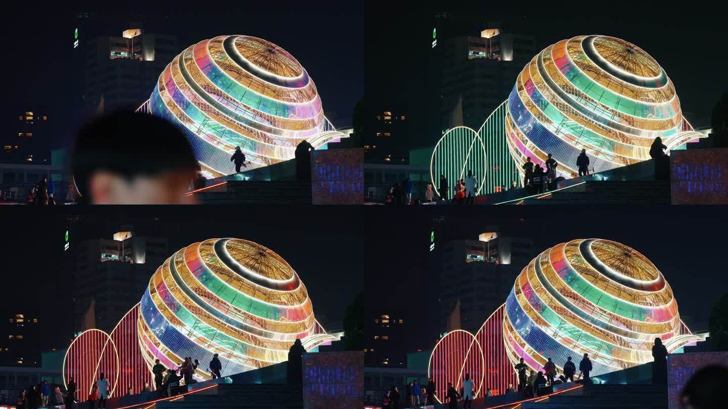 城市商业广场霓虹灯装置艺术与市民