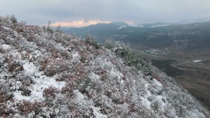 航拍雪山自然风景