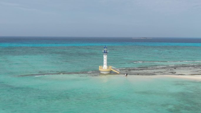 西沙群岛南海岛礁三沙群岛灯塔航拍