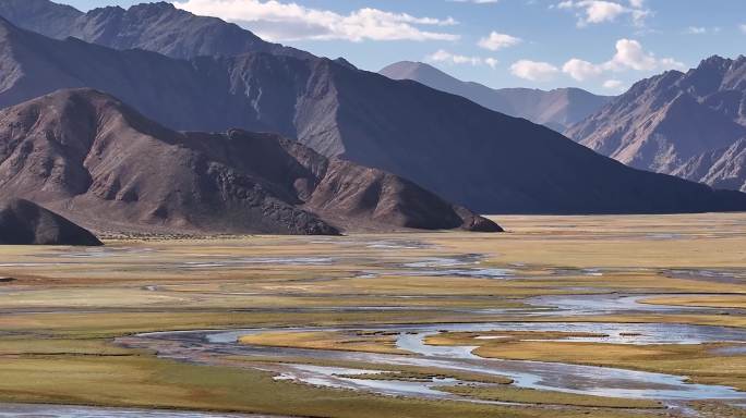 4K航拍西藏阿里班公湖自然风光