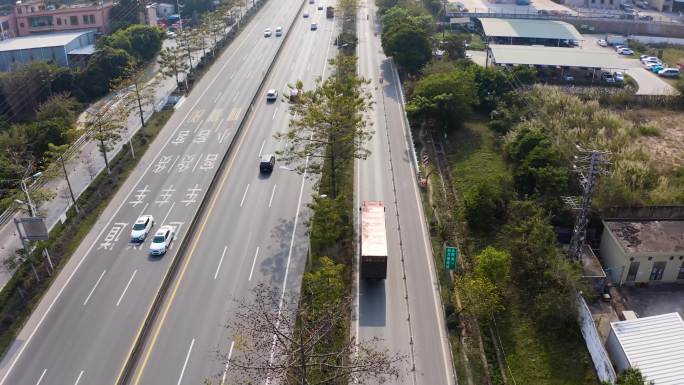 京东物流京东快递及车辆驶入输出冷藏库航拍