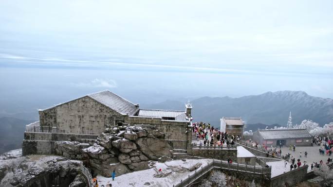 湖南南岳衡山松树凇雪景祝融峰