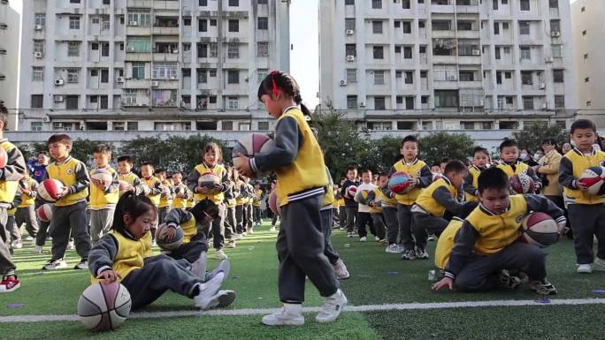 大型幼儿篮球操