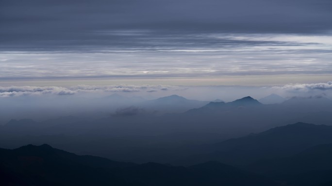 【4K】云雾云海涌动水墨山水画