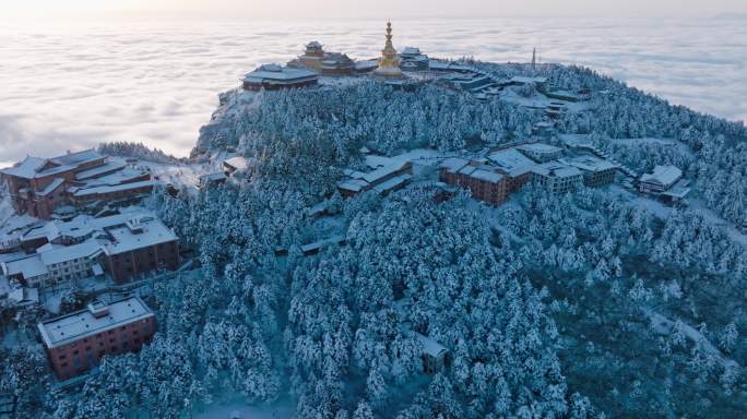 环绕航拍四川峨眉山金顶冬季雪景云海景观