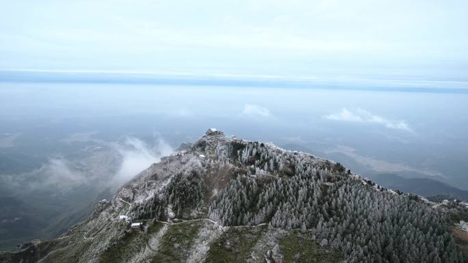 湖南南岳衡山松树凇雪景祝融峰