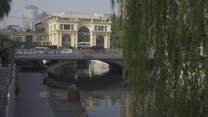 北京亮马桥风景湖泊水树木空镜