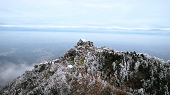 湖南南岳衡山松树凇雪景祝融峰