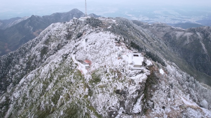 湖南南岳衡山松树凇雪景祝融峰