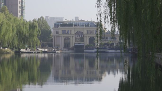 北京亮马桥风景湖泊水树木空镜