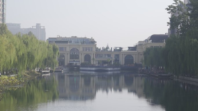 北京亮马桥风景湖泊水树木空镜