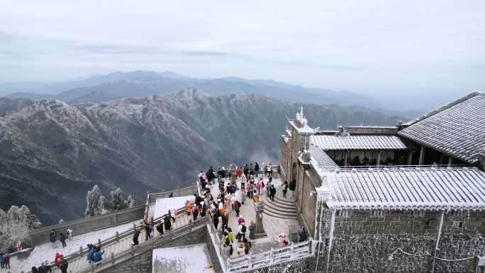 湖南南岳衡山松树凇雪景祝融峰