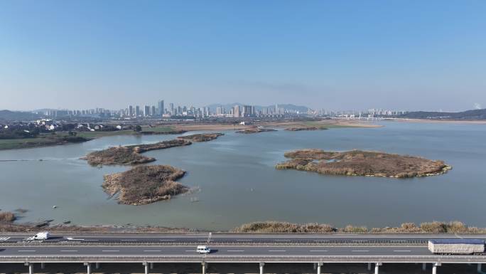 浙江绍兴诸暨绍诸高速公路高湖城市高楼实拍