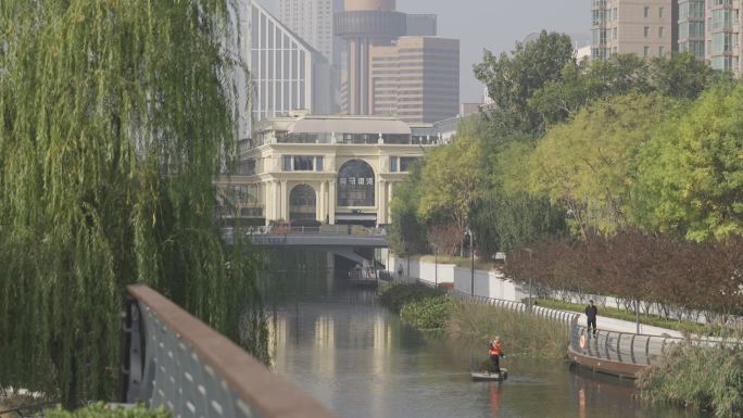 北京亮马桥风景湖泊水树木空镜