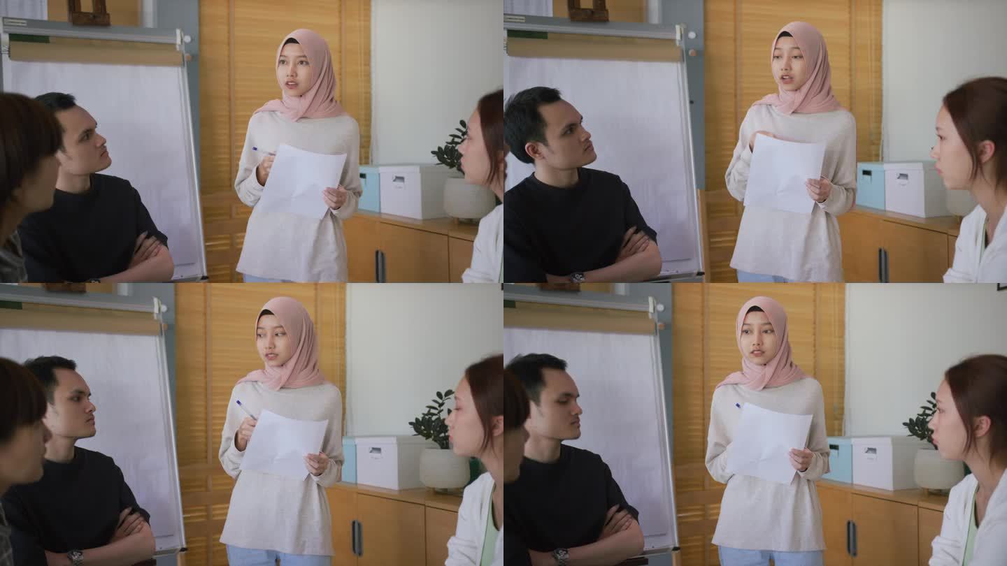 穆斯林妇女在集体治疗期间在圈子里说话