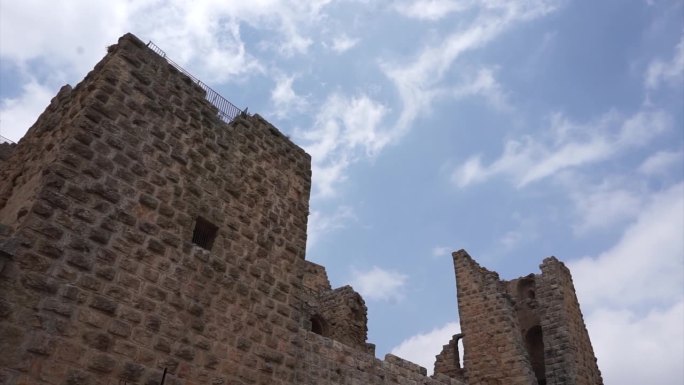 约旦的伊斯兰军事建筑Ajloun城堡。
