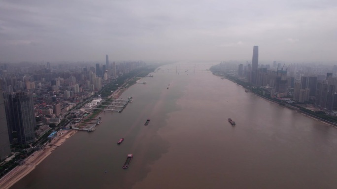 武汉河岸城市建筑天际线航拍图