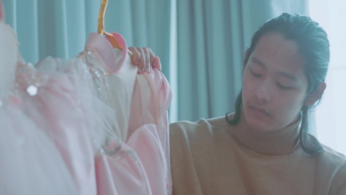 婚礼服装设计师。