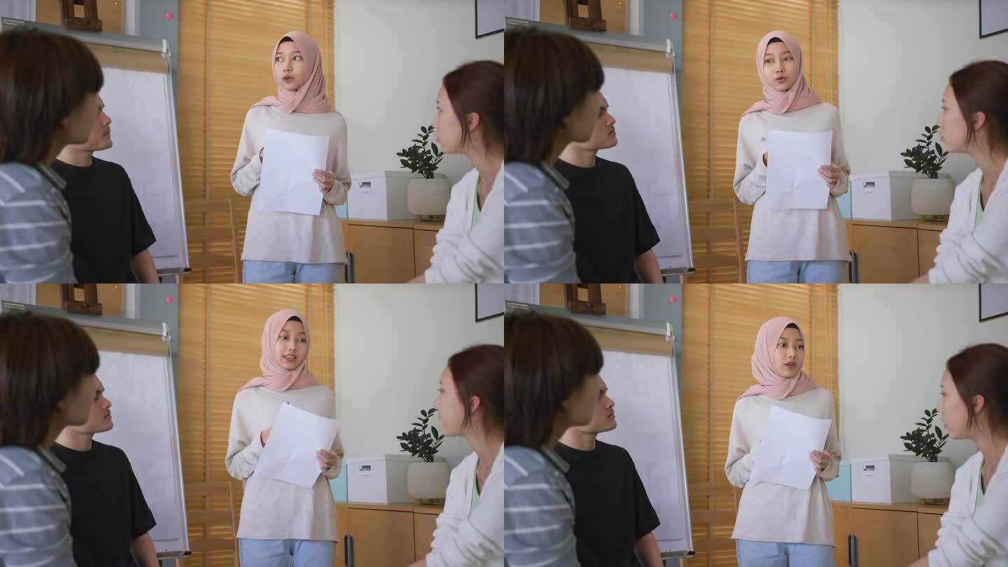 穆斯林妇女在集体治疗期间在圈子里说话