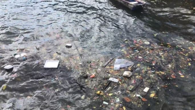 海洋中的塑料问题
