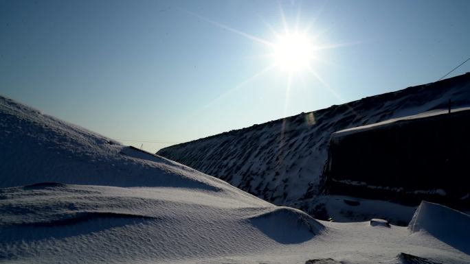 日光温室雪景 蔬菜大棚扫雪