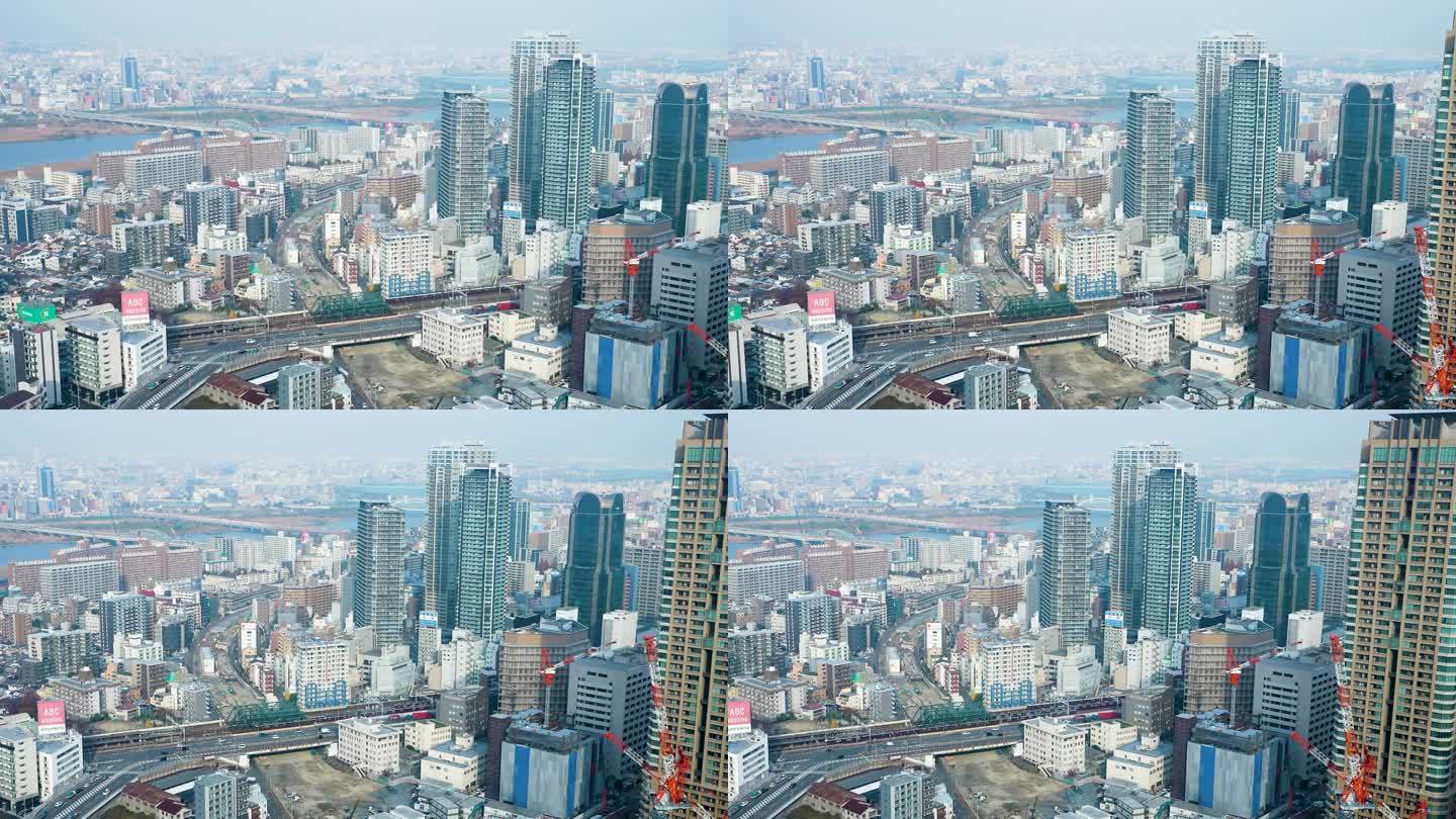 从日本梅田天空大厦鸟瞰大阪市