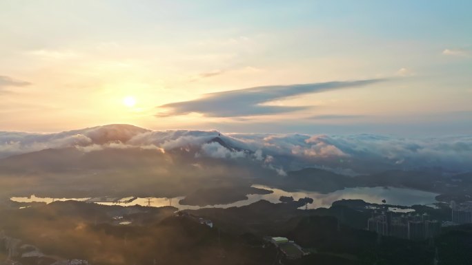 深圳梧桐山水库日出云海航拍