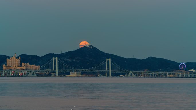大连星海湾跨海大桥月亮升起延时摄影