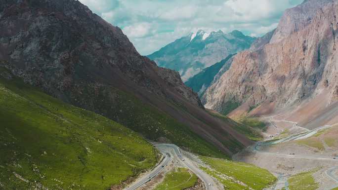 新疆独库公路，哈希勒根达坂，航拍视频