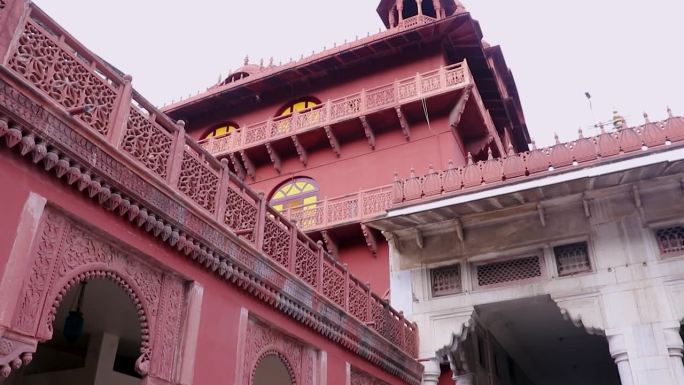 古老艺术的红石神庙，清晨的耆那教圣地