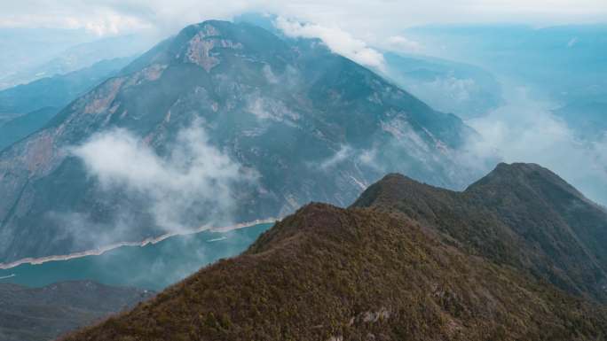 8K震撼长江三峡之巅瞿塘峡全景云雾缭绕