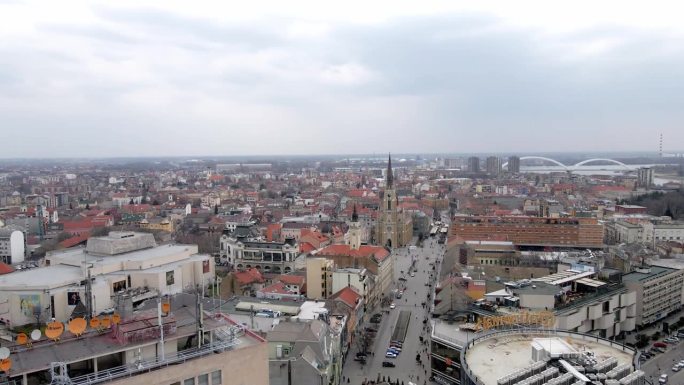 从空中俯瞰塞尔维亚诺维萨德市中心