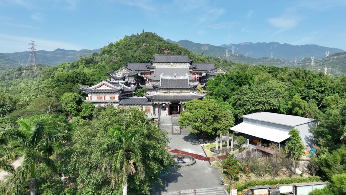 航拍深圳东山寺