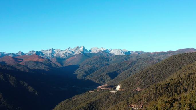 香格里拉森林雪山航拍