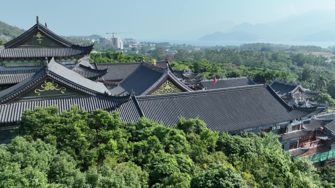 航拍深圳东山寺